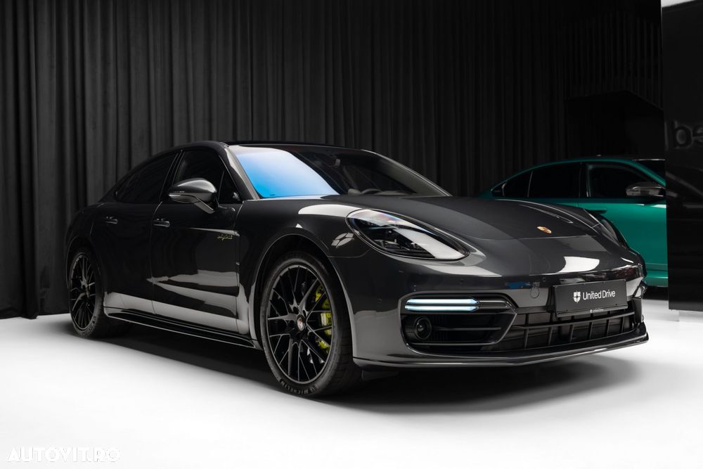 Porsche Panamera - 3