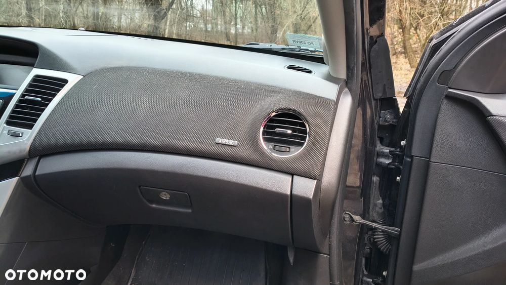 Chevrolet Cruze 1.8 LT - 11