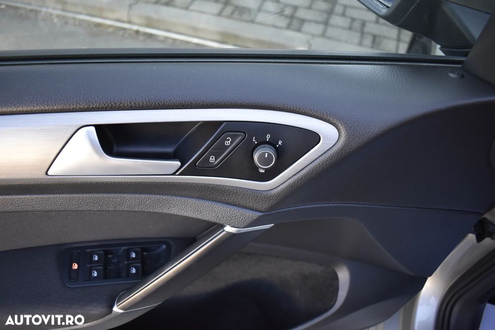 Volkswagen Golf 1.2 TSI BMT Comfortline - 35