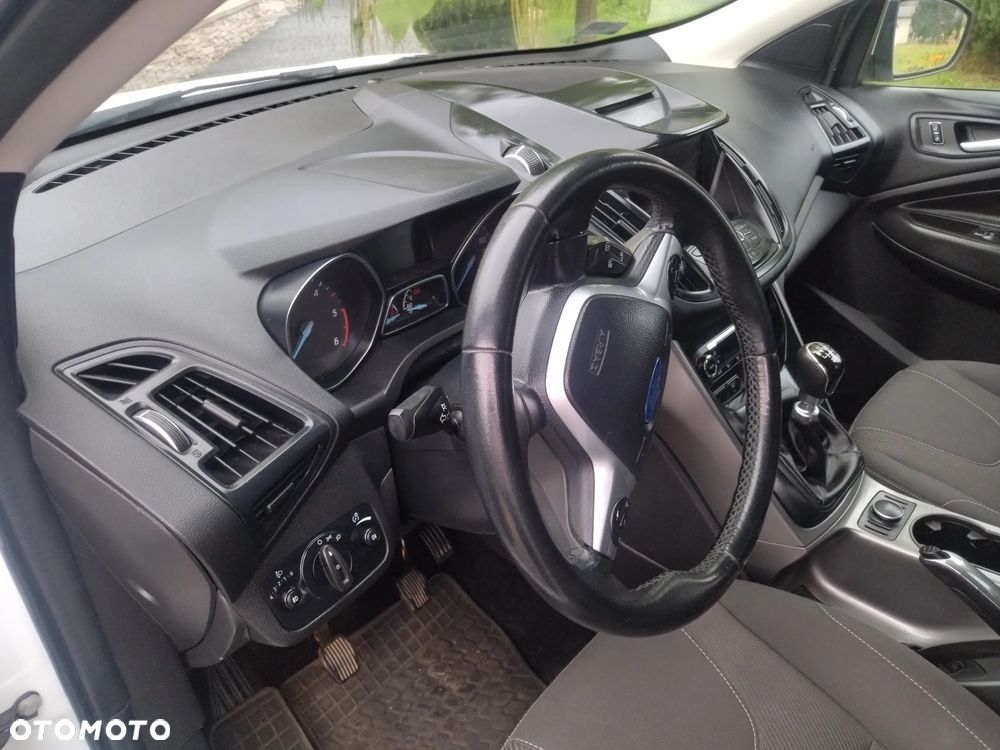 Ford Kuga - 12