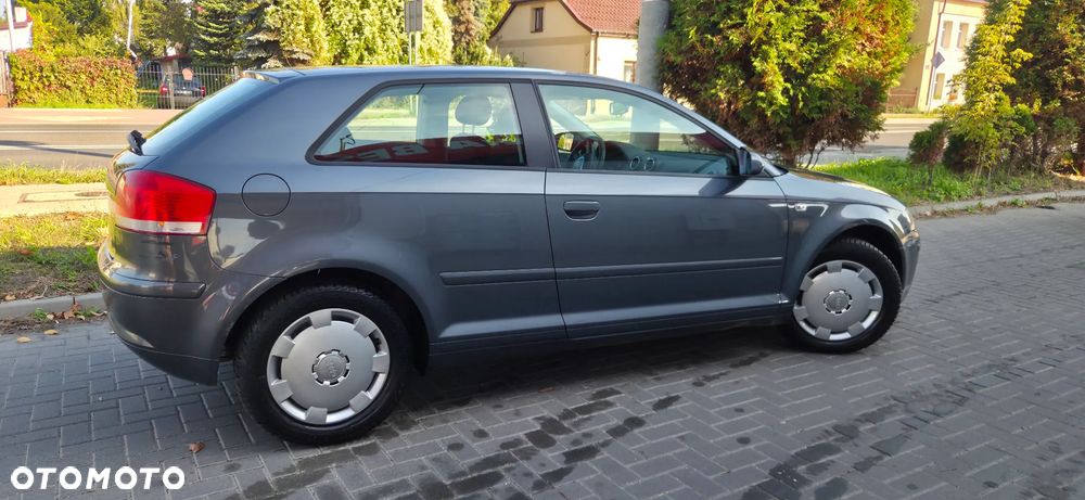Audi A3 3-drzwiowe 1.6 Ambition - 17