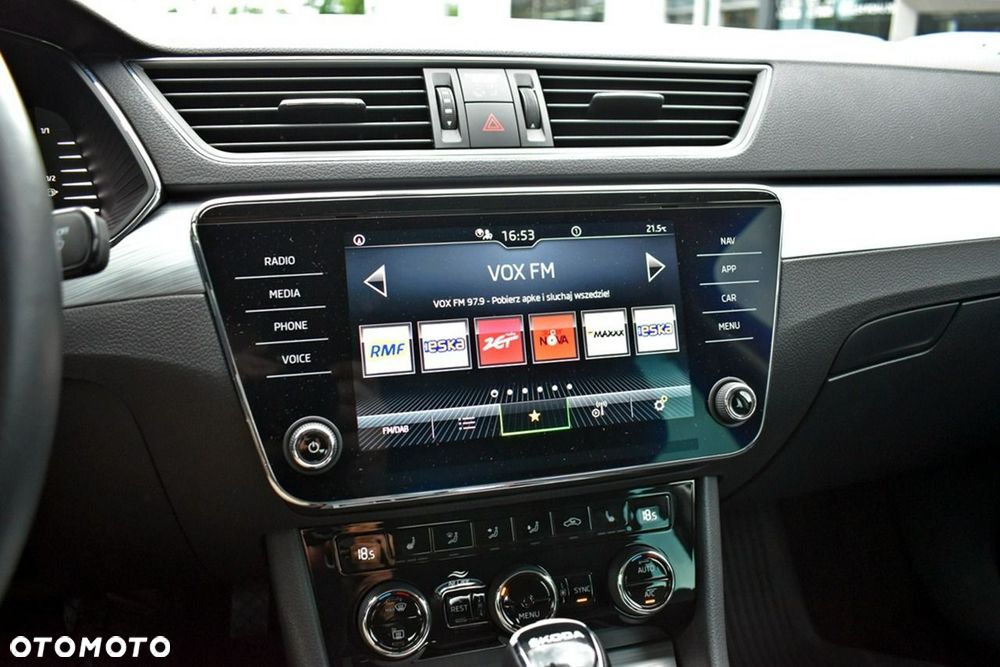 Skoda Superb 2.0 TDI SCR Ambition DSG - 20
