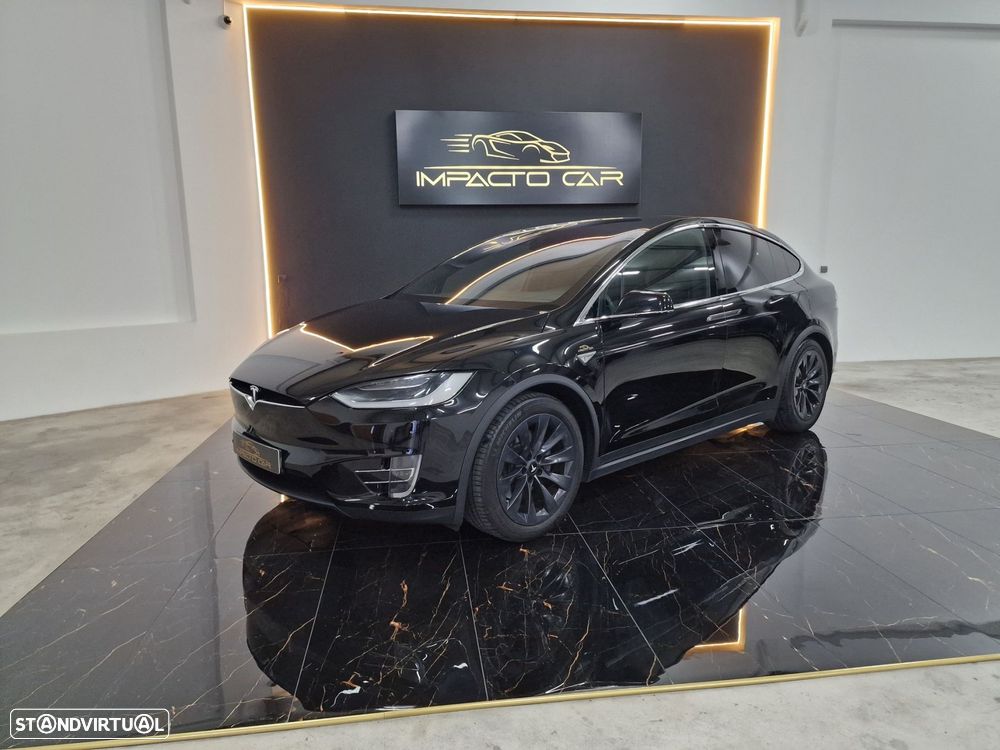 Tesla Model X 90D - 18