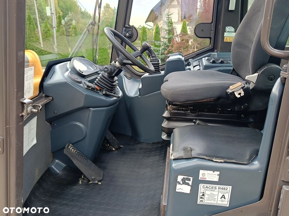 Mecalac AX 850 - 17