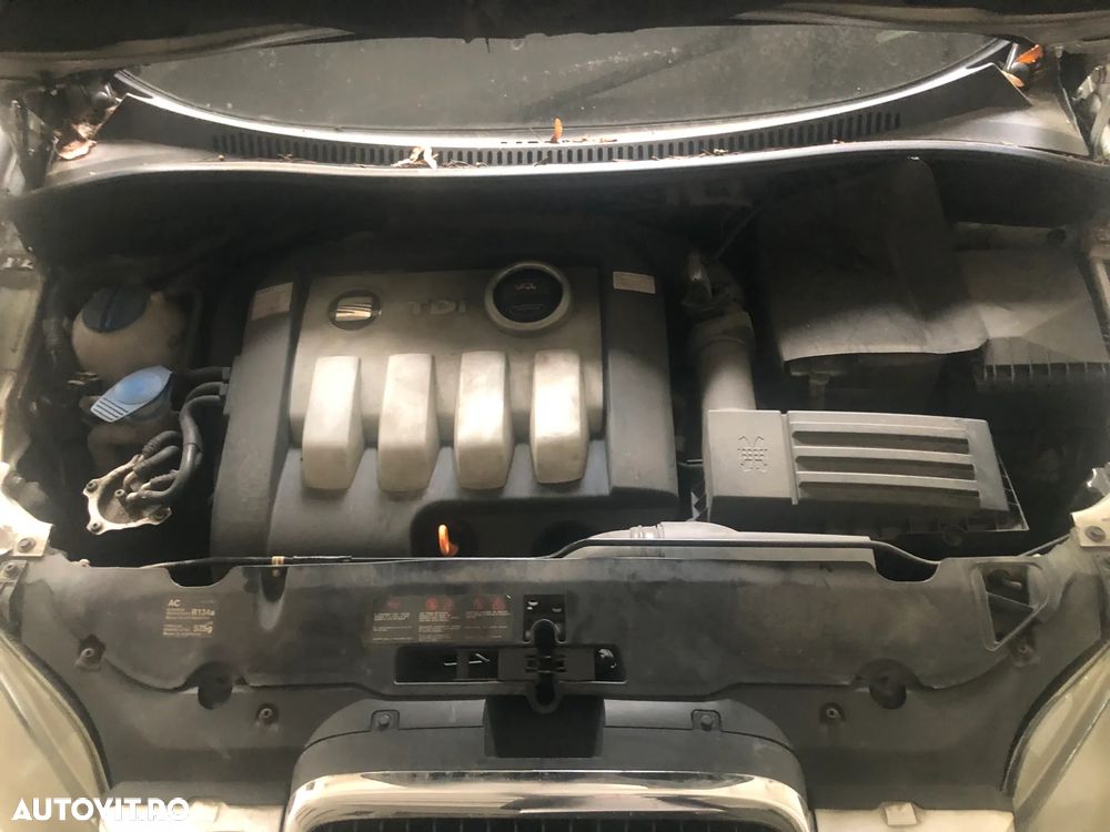 Dezmembrez Seat Altea gri argintiu 1,9 TDI 2006 - 9