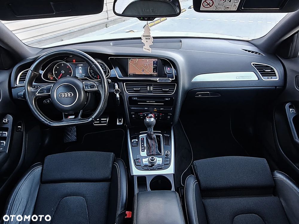 Audi A4 Avant 2.0 TDI S tronic quattro design - 2