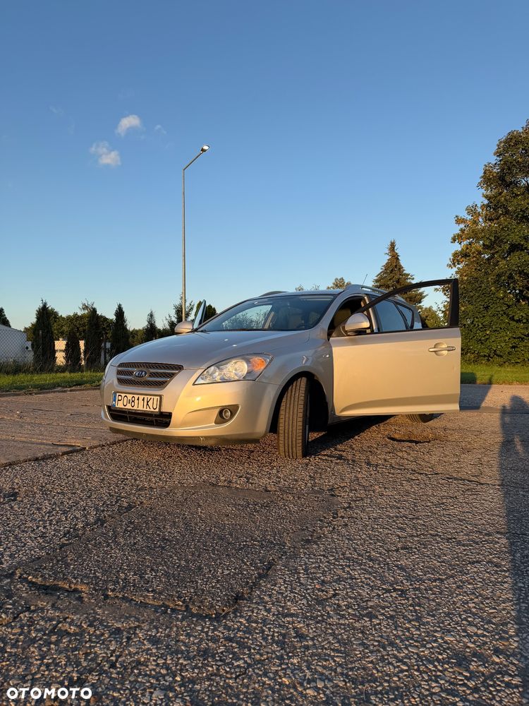 Kia Ceed 2.0 crdi Optimum + - 7