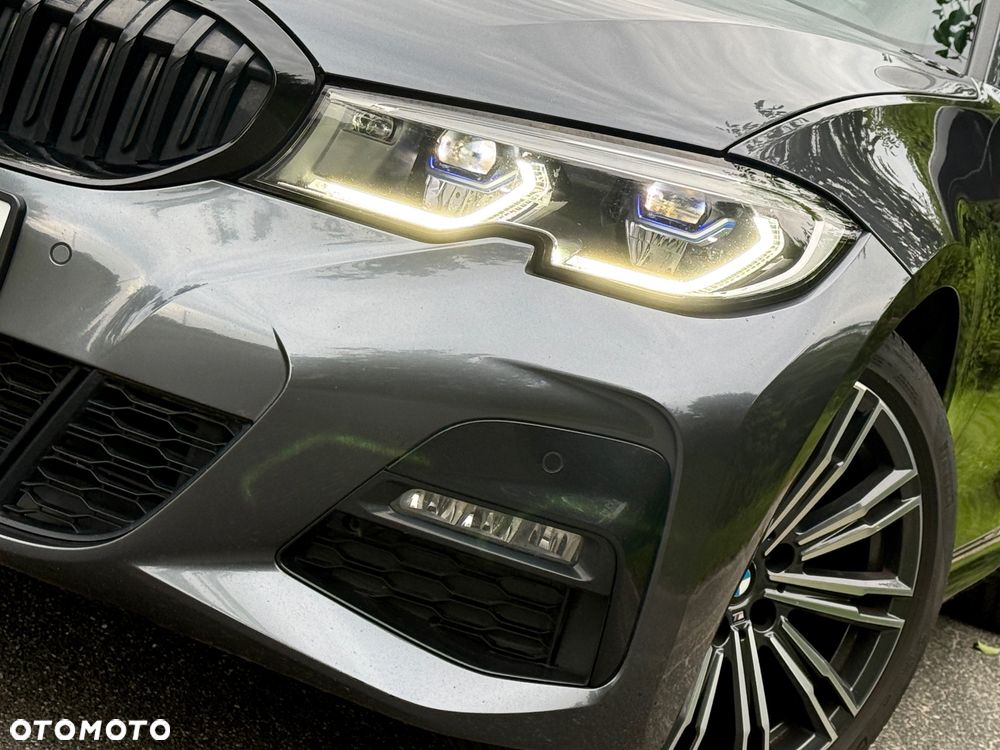 BMW Seria 3 318d M Sport Shadow - 12