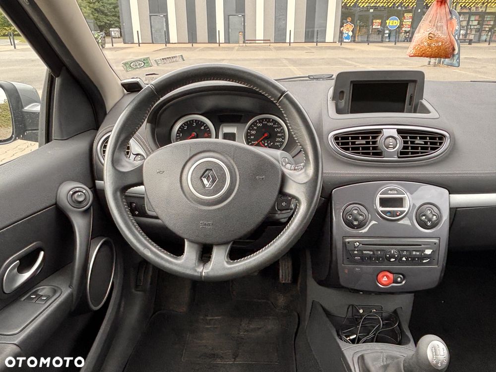 Renault Clio - 9