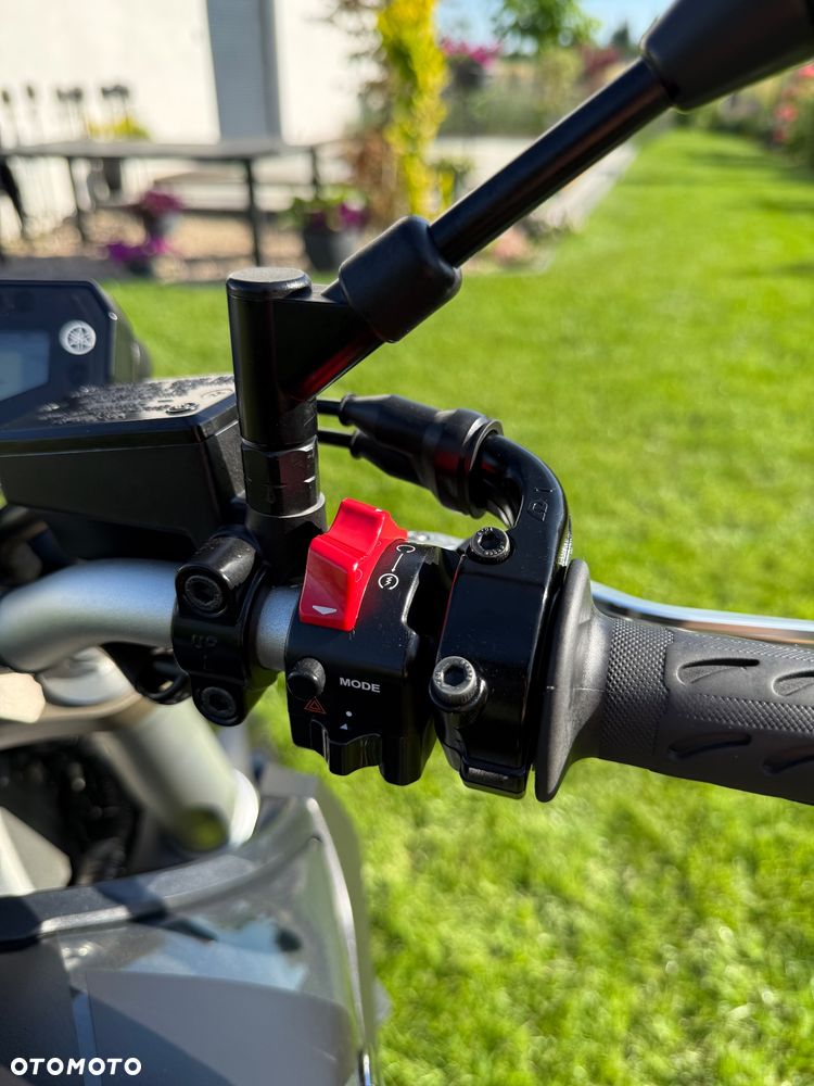 Yamaha MT - 17