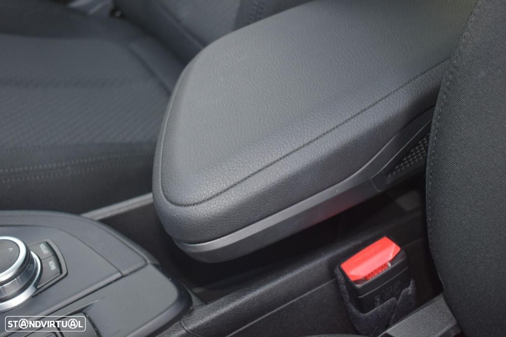 BMW X1 18 d sDrive Auto - 29