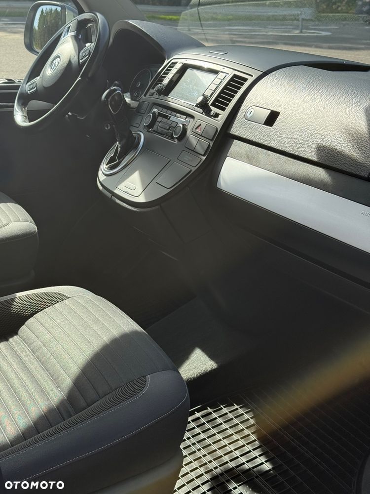 Volkswagen Multivan - 14