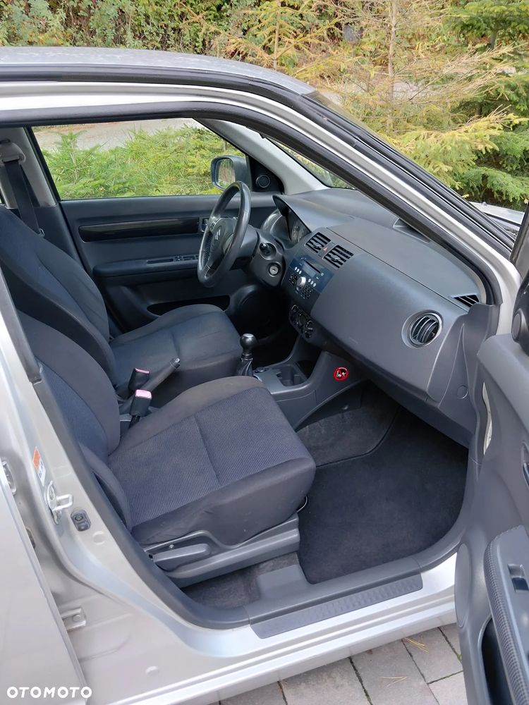 Suzuki Swift - 6