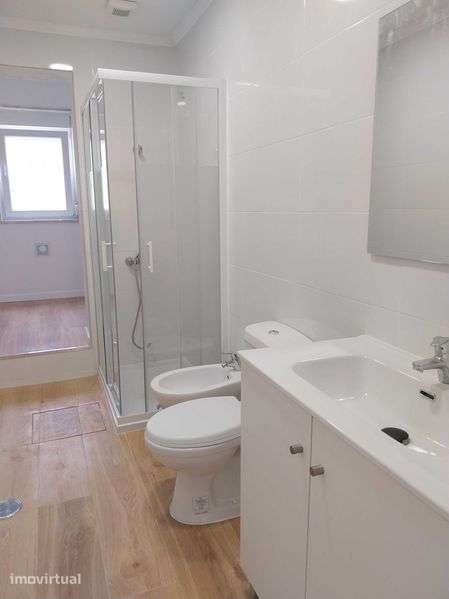 Alugo imóvel T2 r/chão, com 63m2 e área exterior privada. - Grande imagem: 5/7