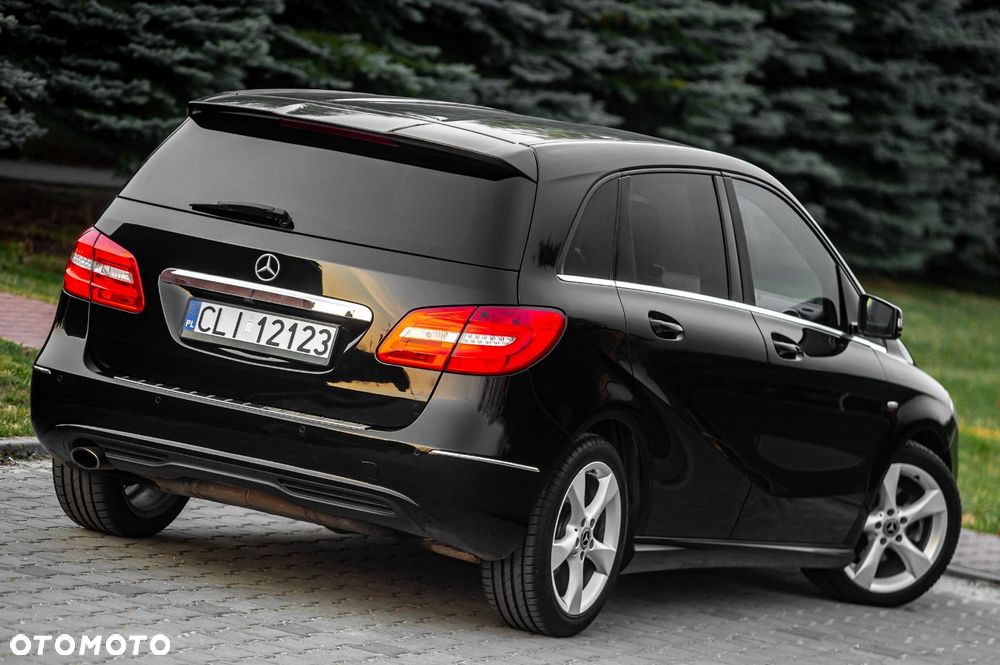 Mercedes-Benz Klasa B 200 UrbanStyle Edition - 13