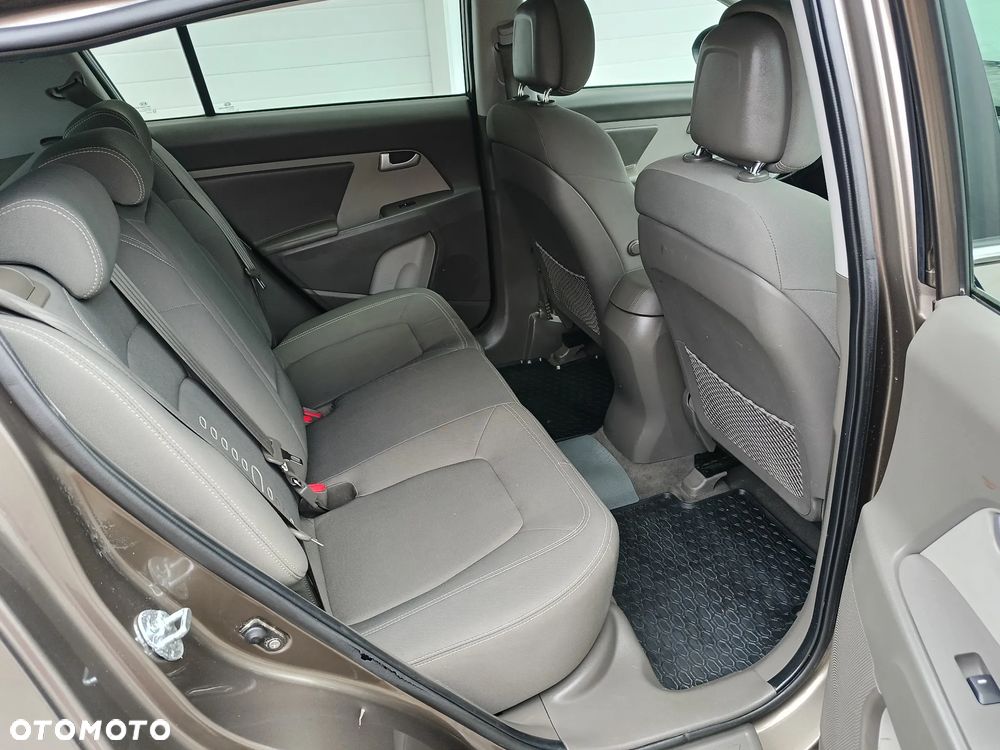 Kia Sportage 2.0 CVVT 2WD Automatik Spirit - 9