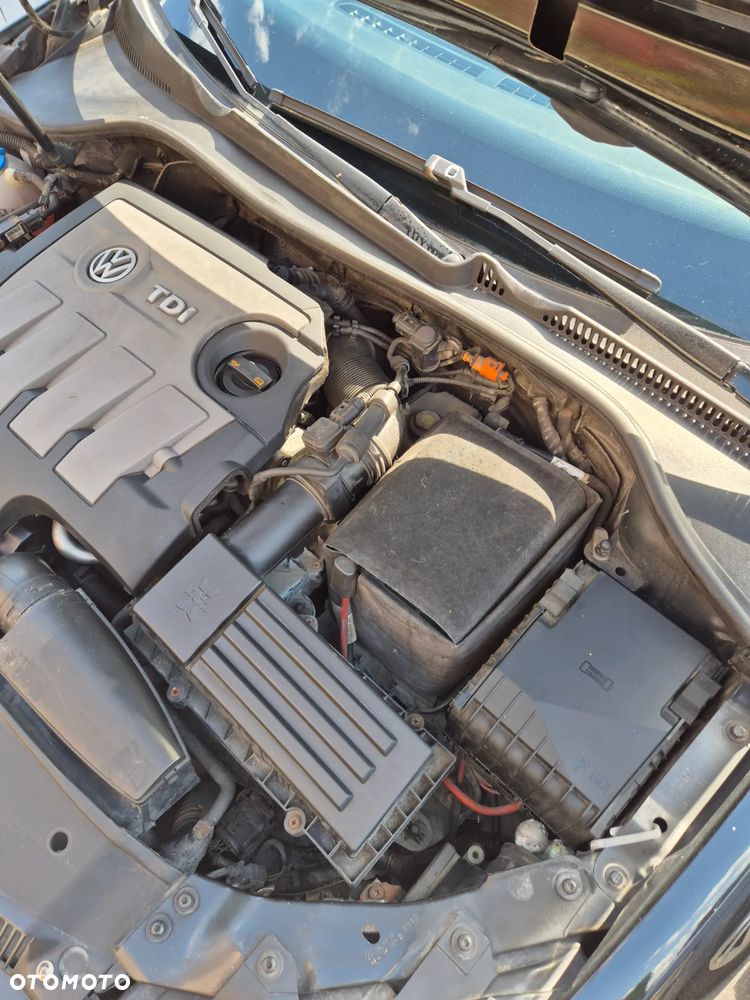 Volkswagen Golf VI 1.6 TDI Comfortline - 14