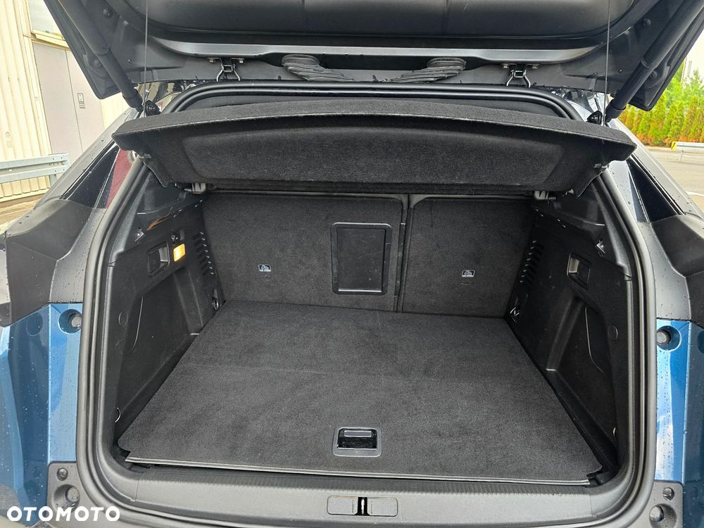 Peugeot 3008 1.6 PureTech HYbrid GT Line S&S EAT8 - 11