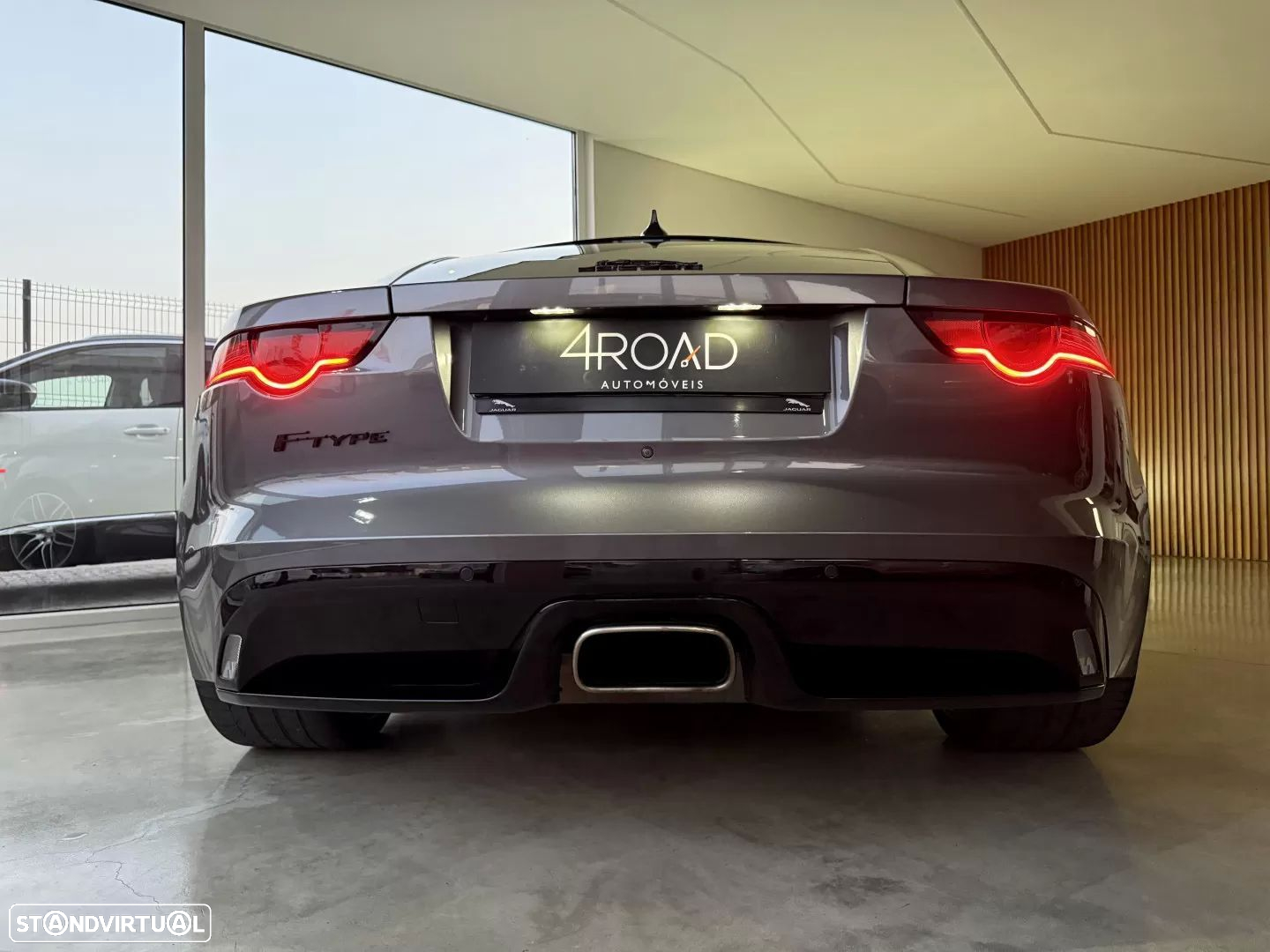Jaguar F-Type 2.0 i4 R-Dynamic Black - 13