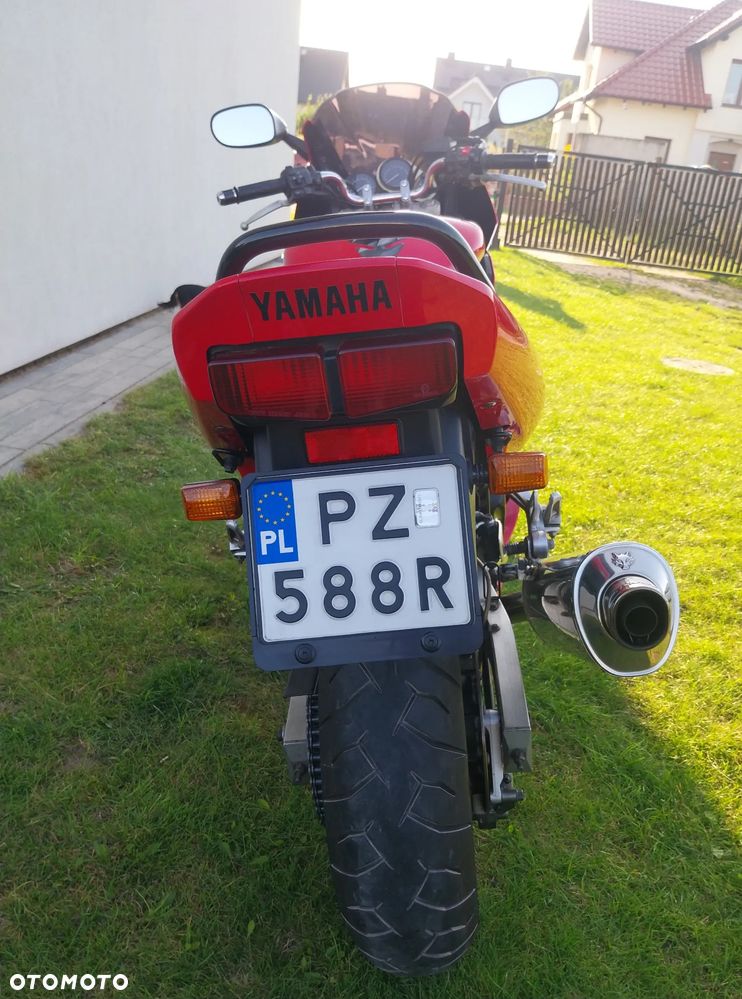 Yamaha FZS - 8