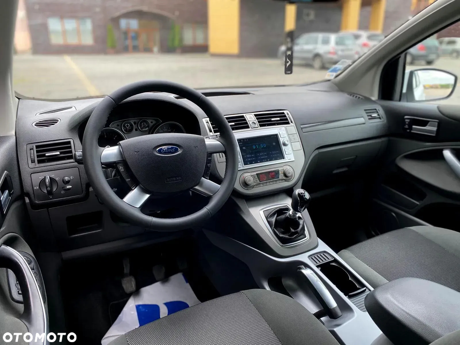 Ford Kuga - 25