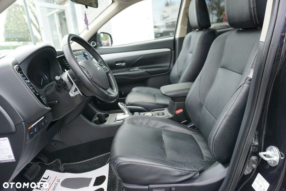 Mitsubishi Outlander - 11