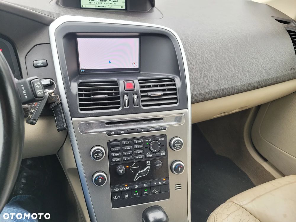 Volvo XC 60 2.4D AWD Momentum - 10