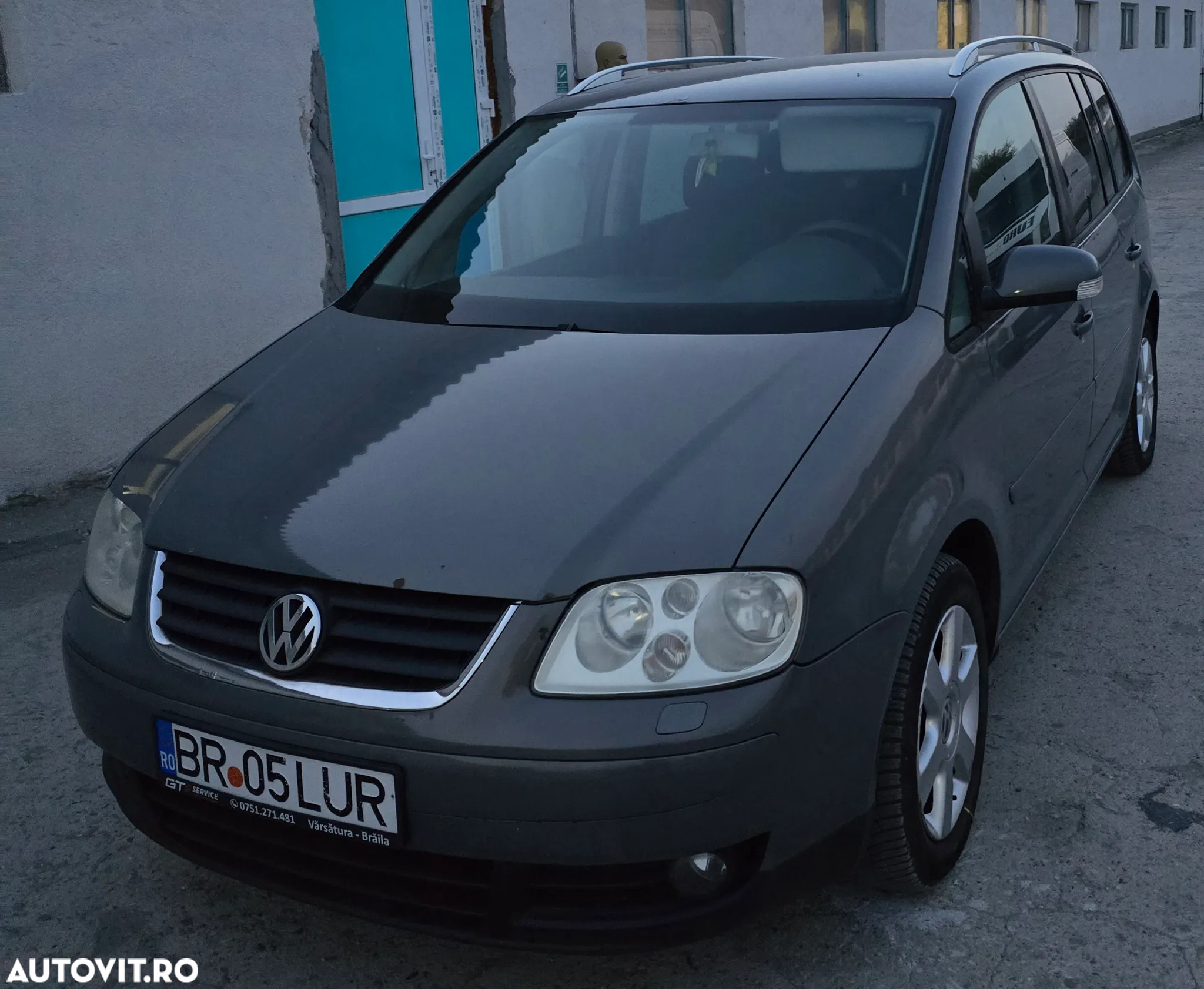 Volkswagen Touran 1.9TDI Highline DSG - 22