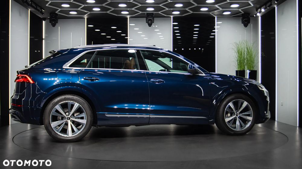 Audi Q8 55 TFSI quattro tiptronic - 10