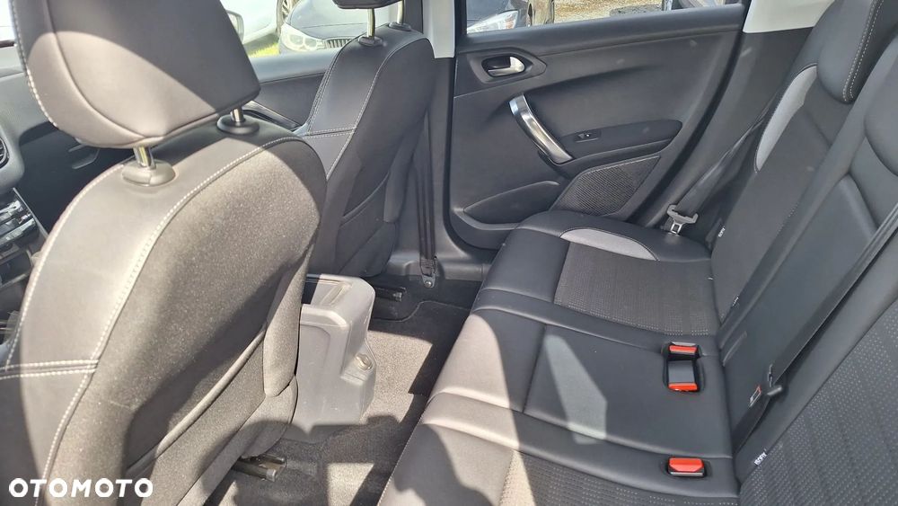 Peugeot 2008 1.2 Pure Tech Active EU6 - 13