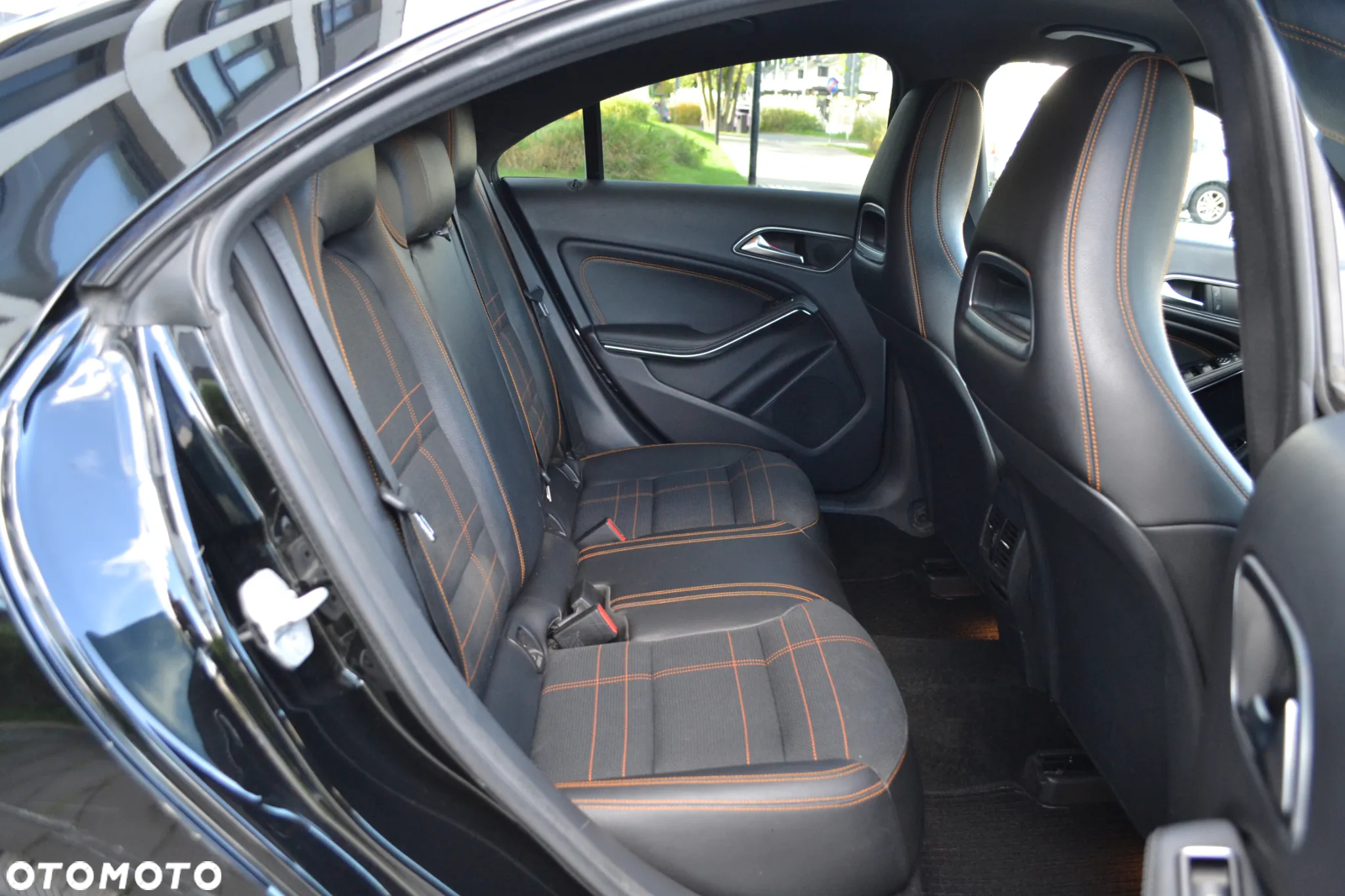 Mercedes-Benz CLA 200 7G-DCT AMG Line - 23