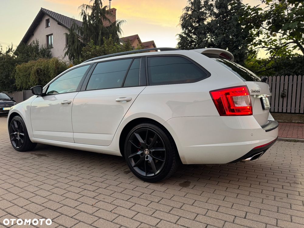 Skoda Octavia Combi 2.0 TDI (Green tec) RS - 18