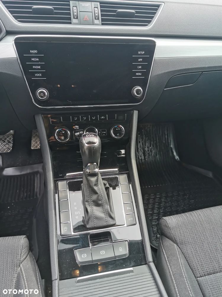 Skoda Superb 1.5 TSI ACT Ambition DSG - 20