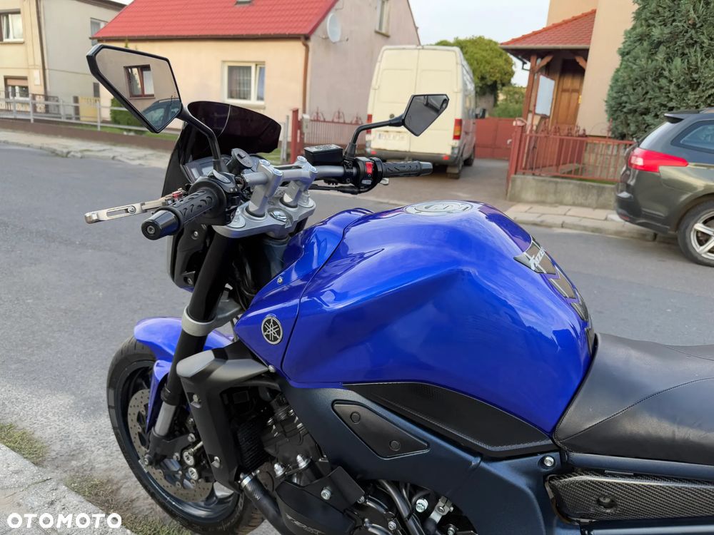 Yamaha FZ - 18