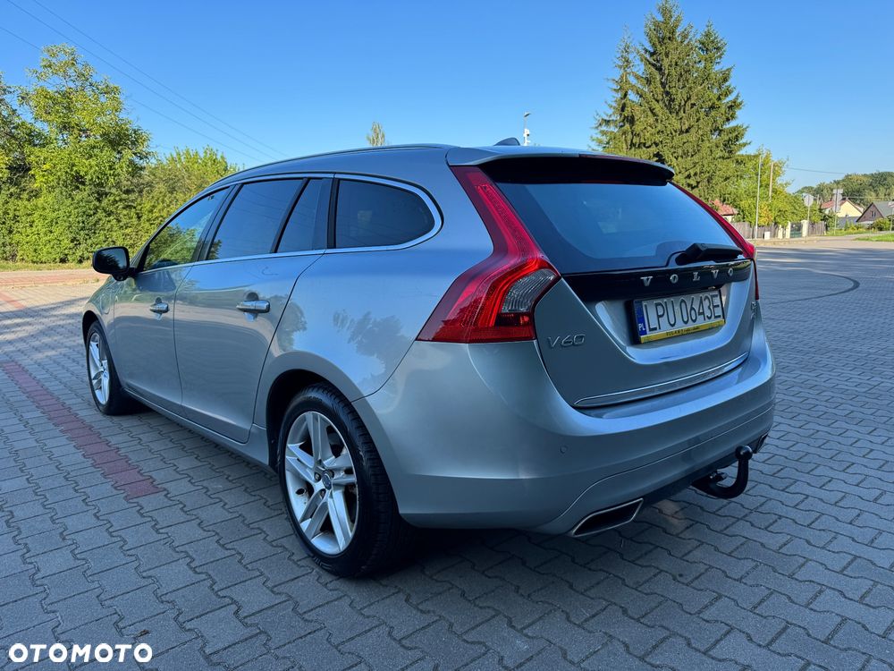 Volvo V60 D6 AWD Plug-in Hybrid Summum - 3