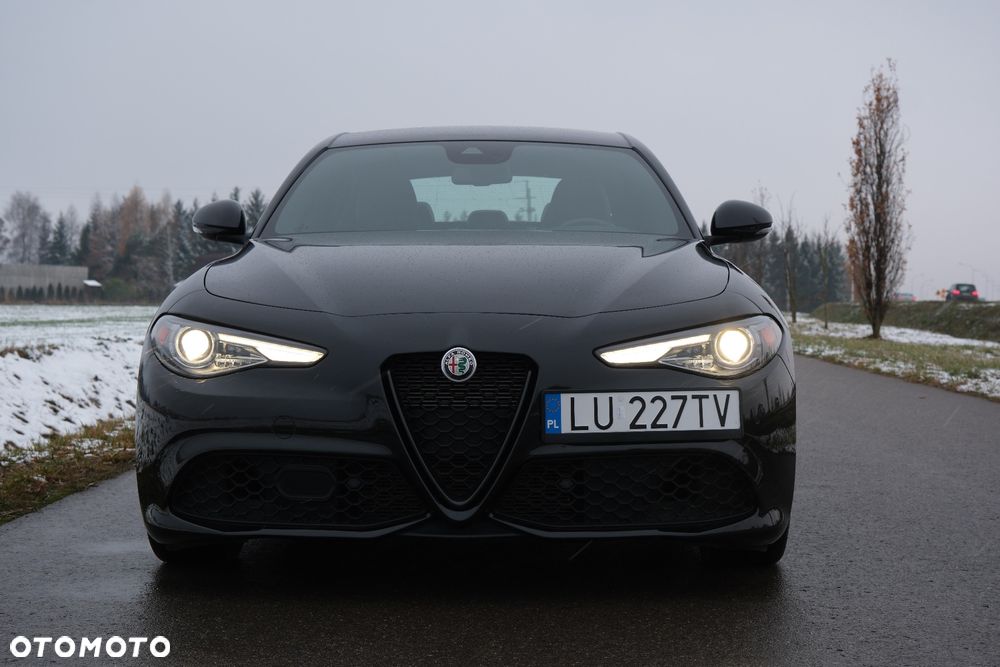 Alfa Romeo Giulia 2.0 Turbo 16V AT8 Veloce - 4