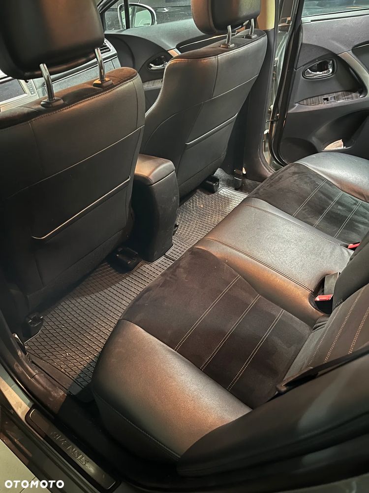 Toyota Avensis 1.8 Premium - 6