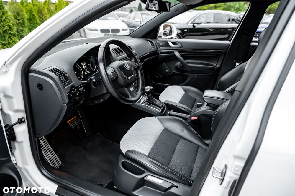 Skoda Octavia 2.0 TDI RS DSG - 17