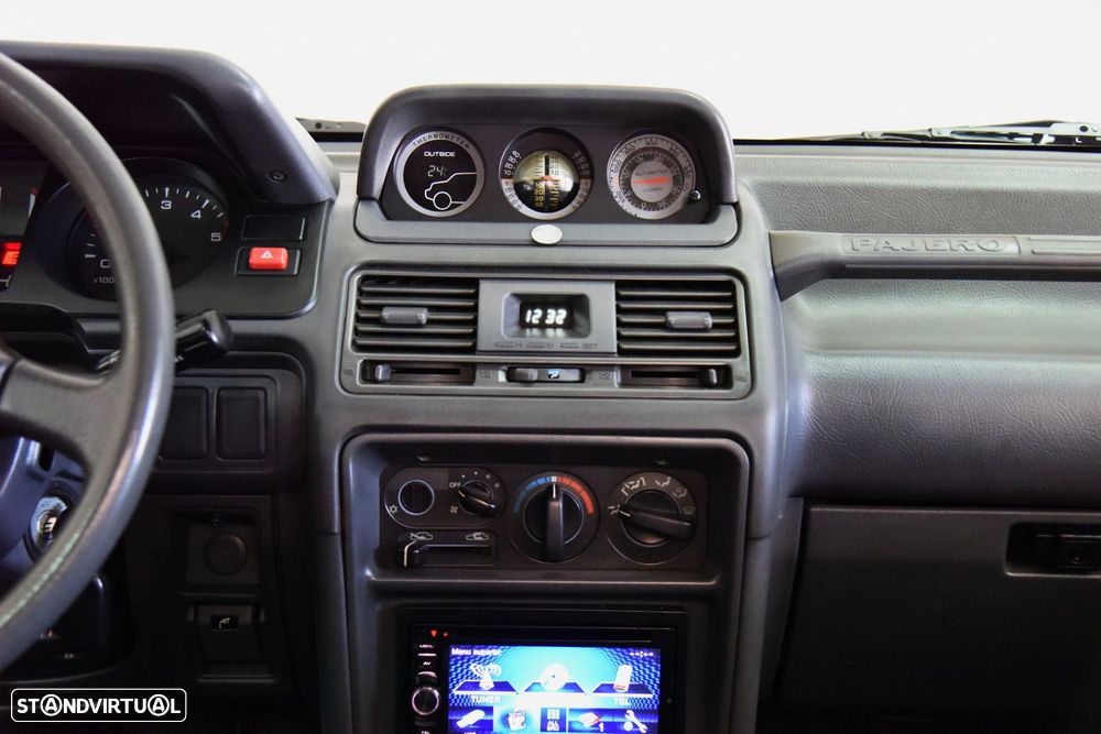 Mitsubishi Pajero - 15