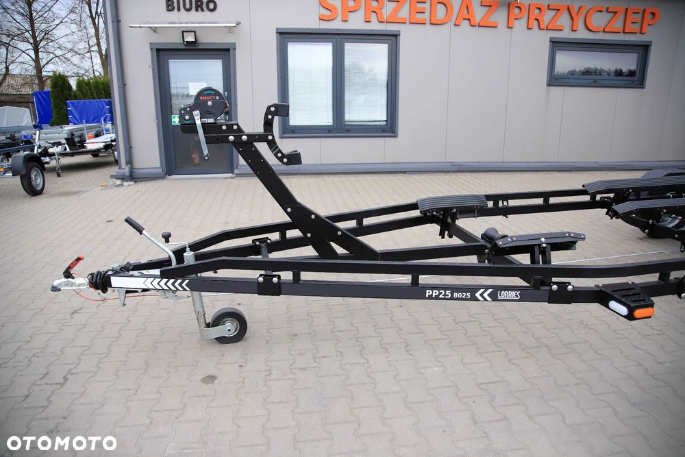 Lorries Przyczepa Podłodziowa PP25-8025 w Kolorze Czarnym Do Łodzi Max 7.8 M DMC 2700 kg Tylne Lampy LED - 4