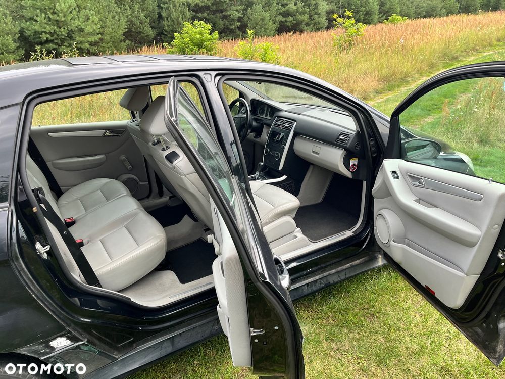 Mercedes-Benz Klasa B 180 CDI DPF Autotronic Special Edition - 33
