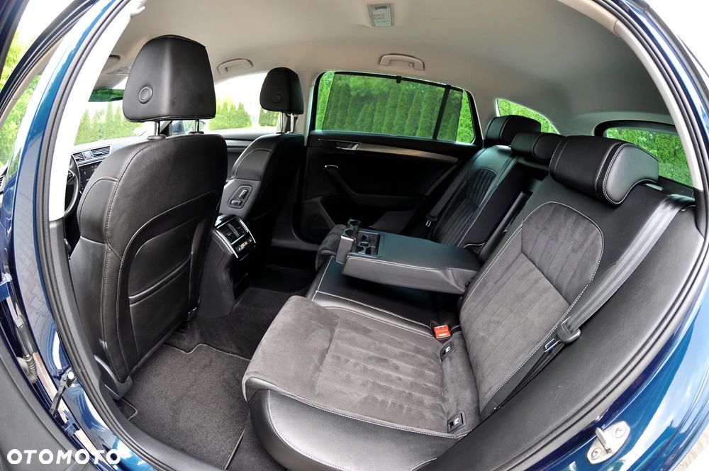 Skoda Superb 2.0 TDI DSG Premium Edition - 16