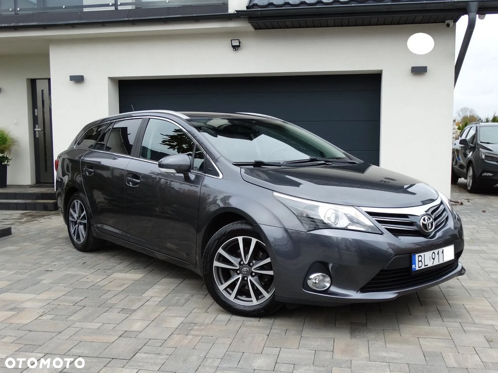 Toyota Avensis Combi 1.8 Business Edition - 1