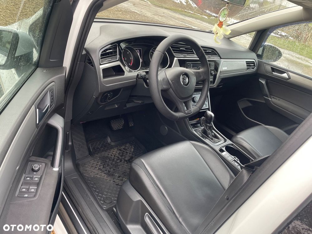 Volkswagen Touran 2.0 TDI SCR (BlueMotion Technology) DSG Comfortline - 3