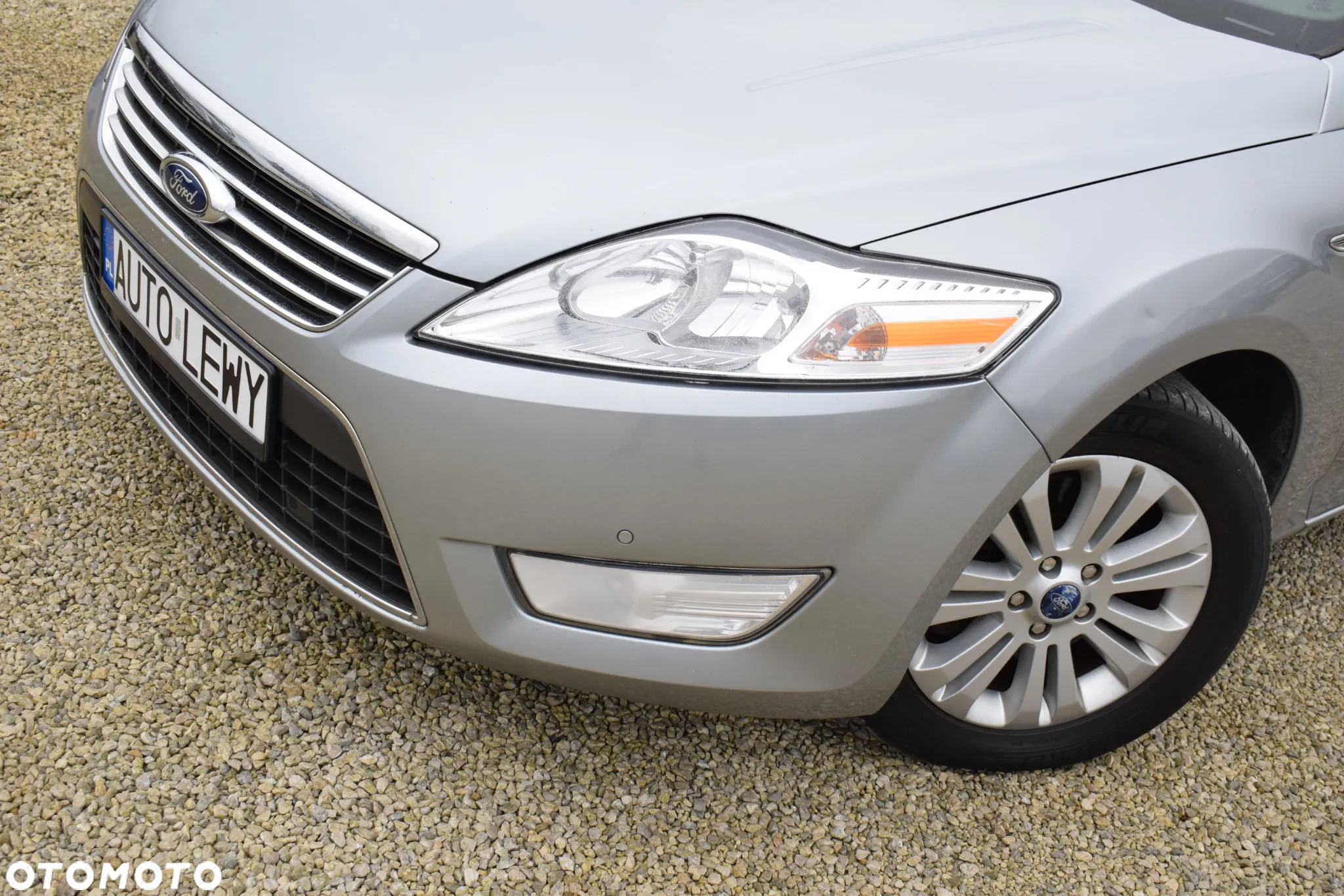 Ford Mondeo 2.0 Ghia - 9