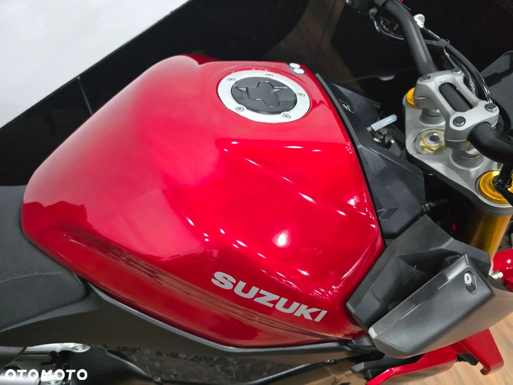 Suzuki GSX - 10
