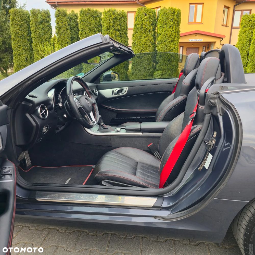 Mercedes-Benz SLK 200 (BlueEFFICIENCY) 7G-TRONIC - 28