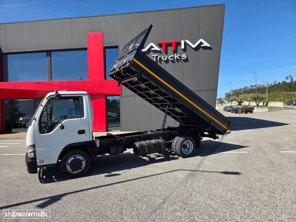 Isuzu Npr85 tribasculante 3500kgs - 1