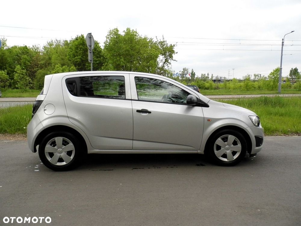Chevrolet Aveo - 4