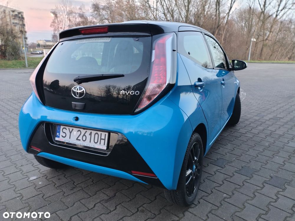 Toyota Aygo x-play touch - 7